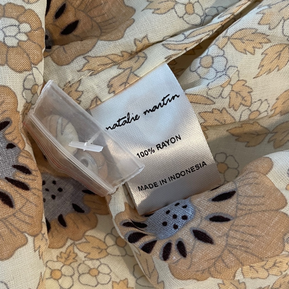 Natalie Martin Fiore Maxi Dress in Vintage Flowers Sand Lightweight Rayon medium - Picture 9 of 9
